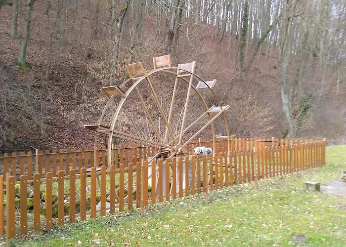 Odvasko Panzio 住宿加早餐酒店 Ugod